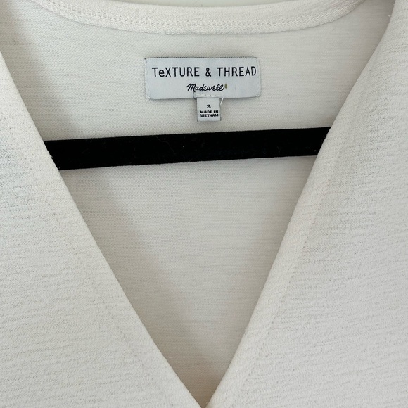 TEXTURE & THREAD MADEWELL Crepe Wrap Top Long Sleeve V-Neck White Cream Ivory S - Picture 4 of 5